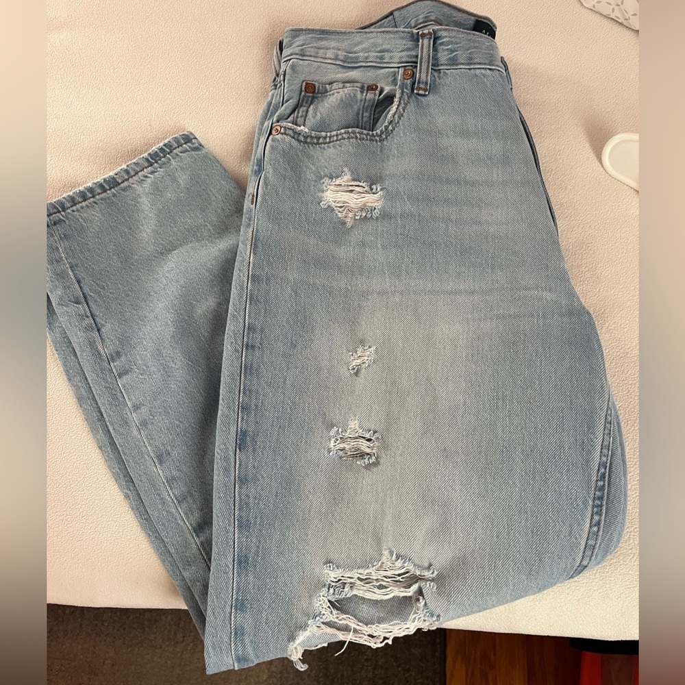 (2) Distressed Mom Jeans👖